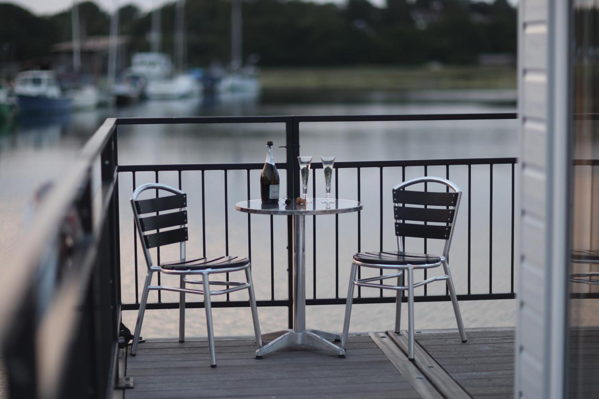 Mercury Yacht Harbour And Holiday Park Bursledon Exterior photo