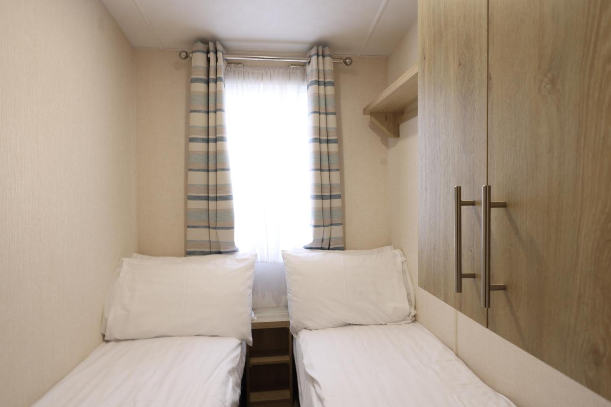 Mercury Yacht Harbour And Holiday Park Bursledon Room photo